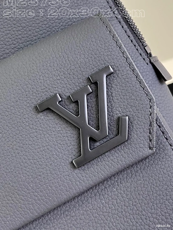 VUITTON LOUIS Pilot Slingbag 0514
